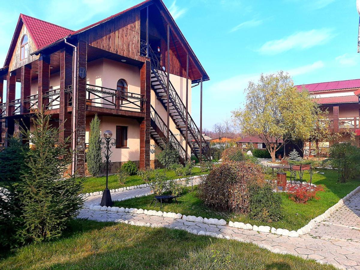 Котедж-Парк Славна Okhtyrka Exterior foto