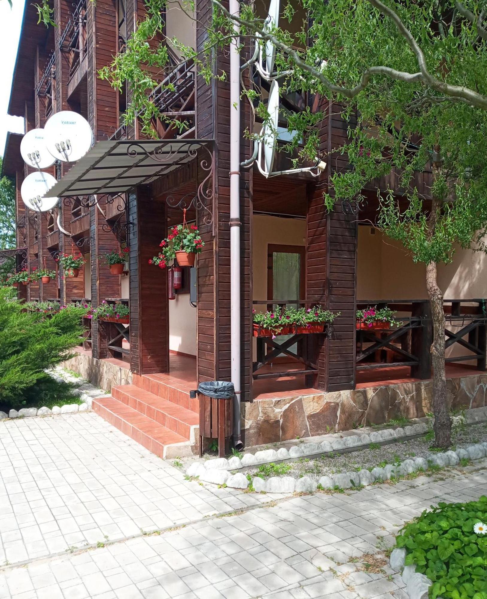 Котедж-Парк Славна Okhtyrka Exterior foto